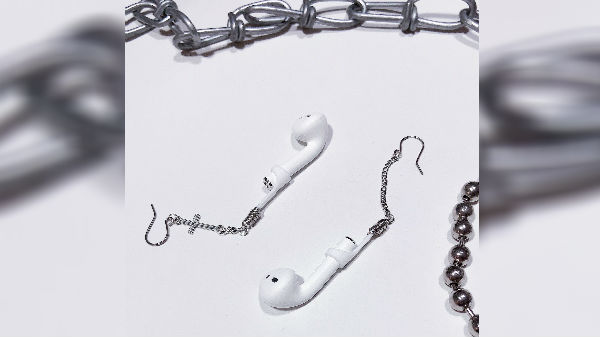 பூனையினால் உருவான ஏர்ரிங்ஸ் 