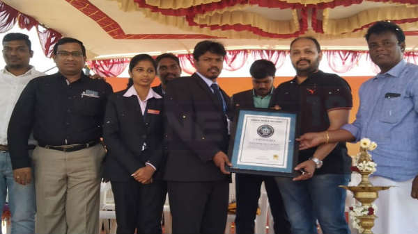 1800 மாணவிகள்