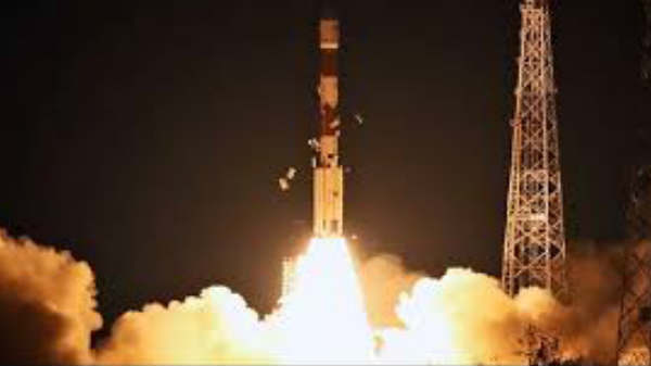  இரண்டு செயற்கைகோள் நிலைநிறுத்தம்: 