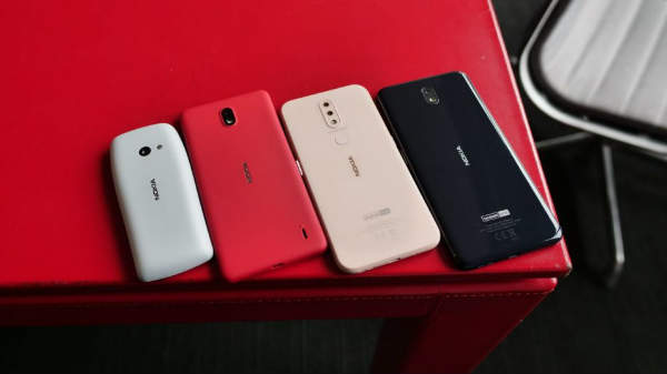 2 நிறங்களில் கிடைக்கிறது: 