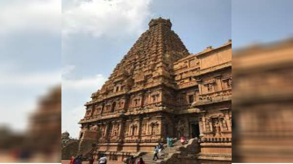 விமானம் மற்றும் கருவரை: 