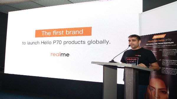 டியூ-டிராப் நாட்ச் டிஸ்பிளே