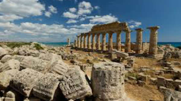 மதிய நேரத்தில் நிகழ் விழாது: 