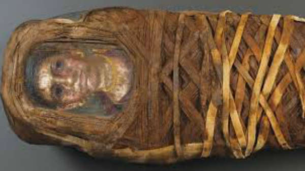 ஜெர்மன் சுற்றுலா வாசிகள் கண்ட மம்மி: 