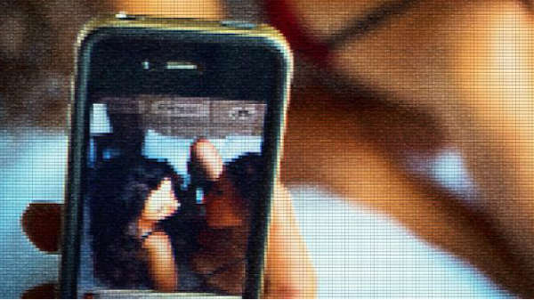 பல பெண்களுடன் ஆபாச வீடியோ:  