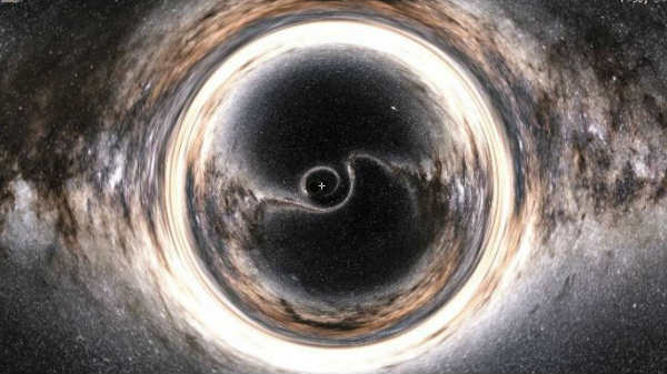 1) கருந்துளைகள் அவ்வளவு கருப்பானவை இல்லை 