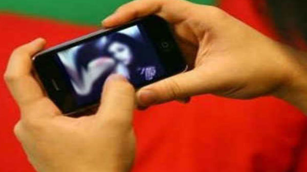  1500 பாலியல் வீடியோக்கள்: