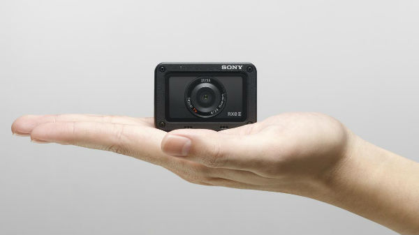 கோ ப்ரோ கேமராகளுக்கு போட்டியாக சோனி RX0 II 