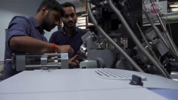 மீத்தேன் சிக்கலில் ஹைட்ரேட் கூண்டு: 