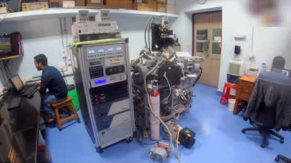 அல்ட்ரா உயர் வெற்றிடம்:  