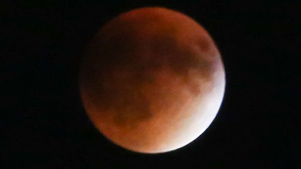 அதிகாலையில் நிகழும் சந்திர கோள்