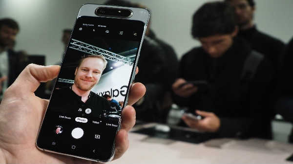 டிஸ்பிளே: