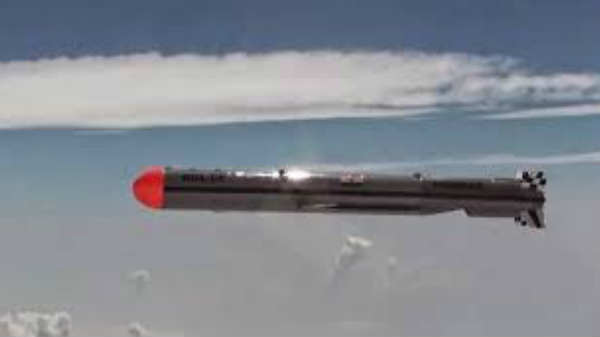 எதிரி ரேடாரை ஏமாற்றும்: 