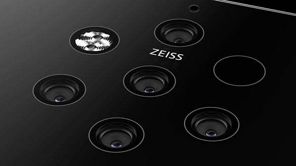 உலகின் முதல் பெண்டா கேமரா