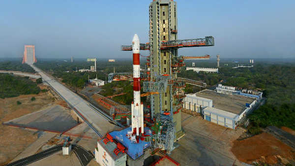 24 அமெரிக்கா செயற்கைக்கோள்