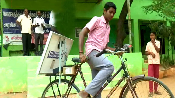 சூரிய சக்தியால் இயங்கக்கூடிய மோட்டார் வாகனம் 