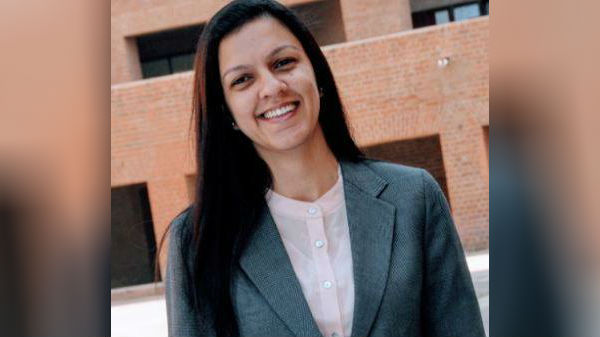 பதட்டமான சூழ்நிலையில் கேலி செய்த மனைவி 