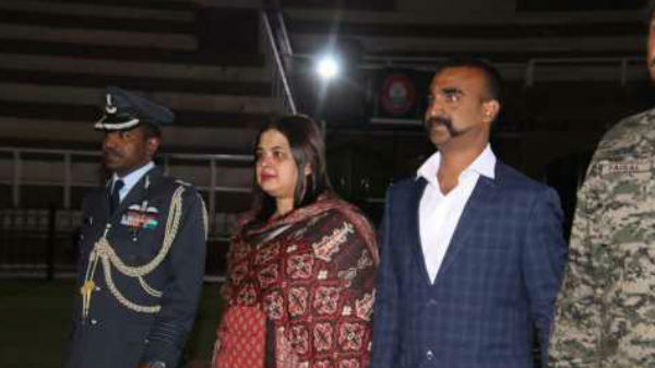 தாயகம் திரும்பிய அபிநந்தன் 