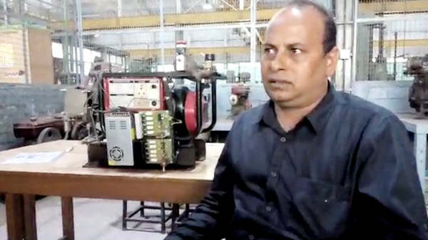 திருப்பூரை சேர்ந்தவர்: