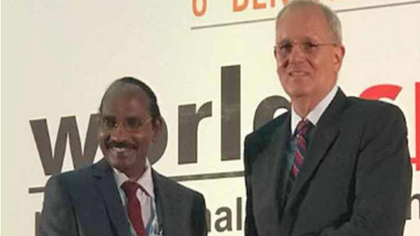 மூன்று விண்வெளி வீரர்கள் 