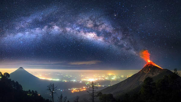 #4 கவுதமாலா எரிமலை: