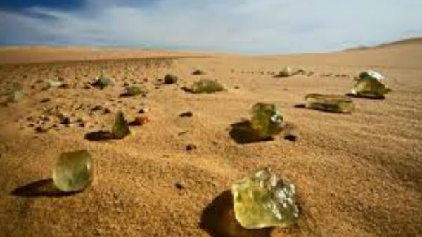 லிபியான் பாலைவன கண்ணாடி கற்கள்