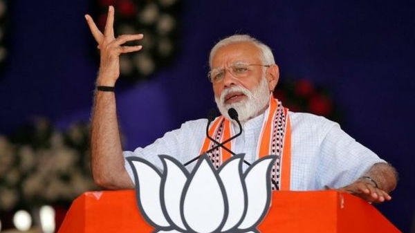 1988 இல், ஏழை தாயின் மகன் கையில் டிஜிட்டல் கேமரா?