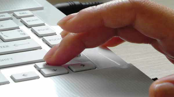 ஆன்லைன் திருமண மையத்தில் மணப்பெண் தேவை விளம்பரம்  