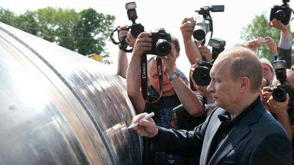 4) ரஷ்யாவின் ஏற்றுமதிகளில் 59% எண்ணெய் மற்றும் எரிவாயு