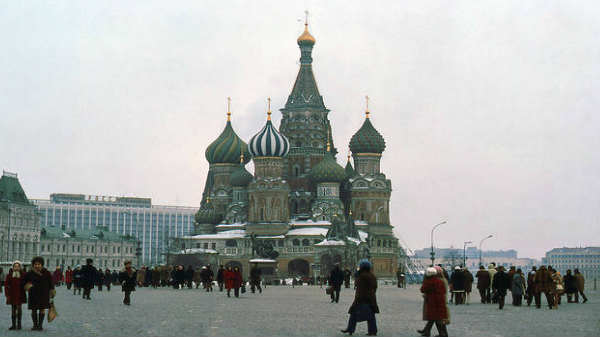 3) சோவியத் யூனியன் உடைந்தபிறகு 45% சரிந்த ரஷ்ய பொருளாதாரம்