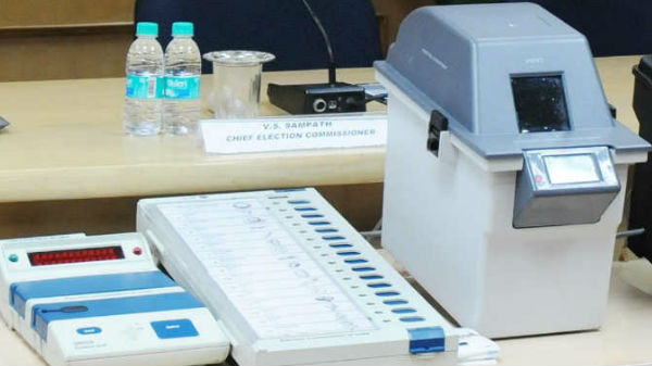 தன்னை தானே லாக்  செய்துகொள்ளும்