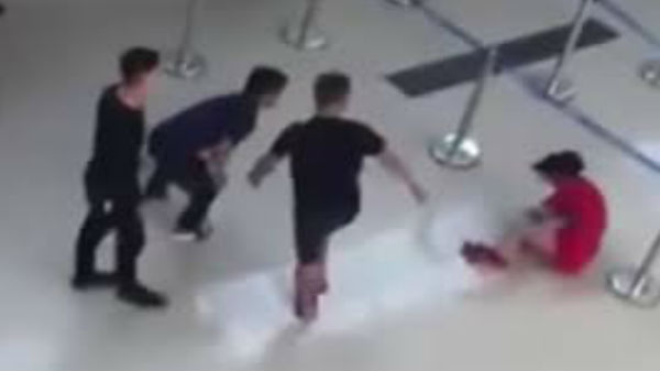 செல்பியால் பயணிகள் தொந்தரவு: 