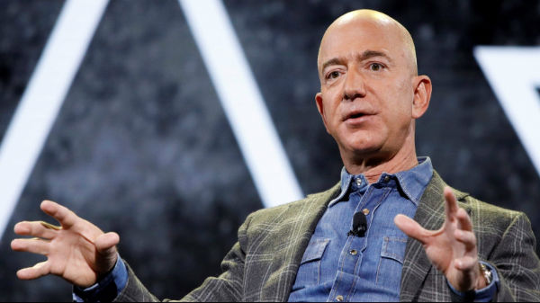 நீர் பனிக்கட்டிகளை அறுவடை செய்ய போவதாக ஜெஃப் பெசோஸ் 