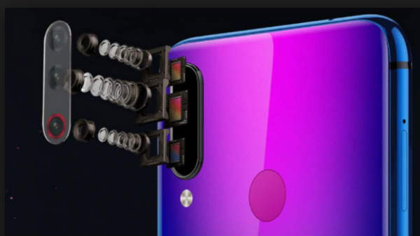 அட்டகசமான ரியர் கேமரா: