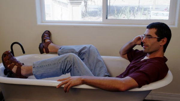 10 குளியலறையில் போன் எதற்கு