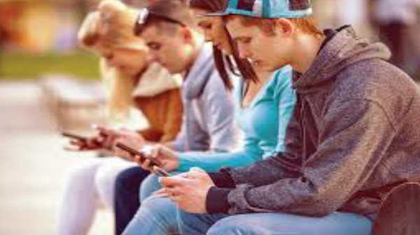  இரு ஆராய்ச்சியாளர்கள்