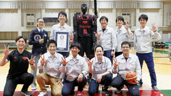 டொயோட்டா நிறுவன பொறியாளர்கள்