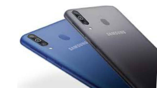 கருப்பு மற்றும் நீல நிறங்களில் வெளிவரும்