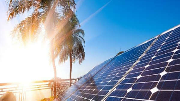 500 அரசுப் பள்ளிகளுக்கு சோலார் பேனல்கள்