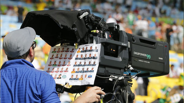 32 அதிநவீன கேமராக்கள்