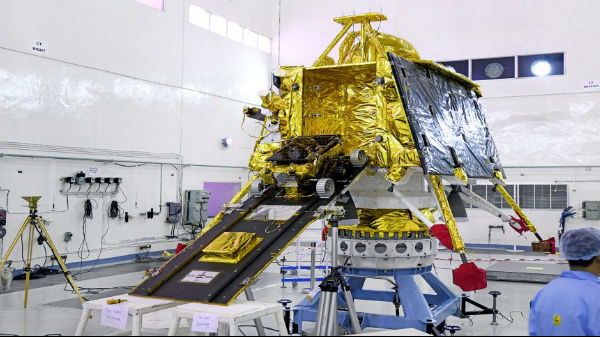 நிலவின் ஒரு சந்திர காலம் 