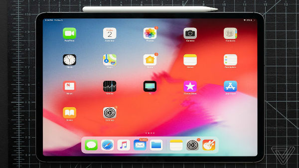 13' அல்லது 15' இன்ச் போல்டபில் டிஸ்பிளே 