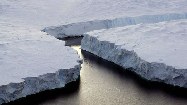 வேகமாக உருகிவரும் அண்டார்டிக்கா