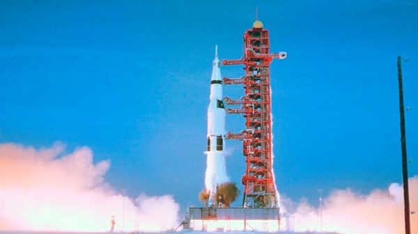 ஜன்னல் வழியாக பார்த்தேன்