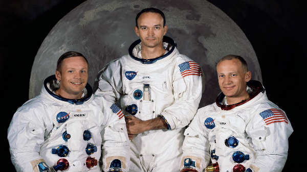 நிழல் நடுப்புள்ளியில் இருந்து வந்திருக்கும்