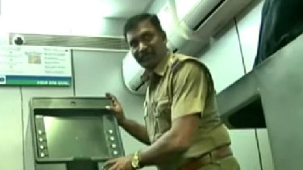 கான்ஸ்டபிள் சாலையில் ..