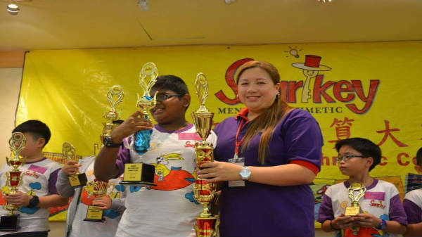  7  வயதில்  பட்டம் வென்றார்: 