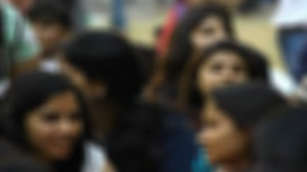 60 பெண்கள் ஆந்திரவை சேர்ந்தவர்கள்: 