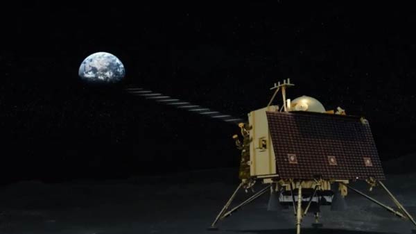 நிலவில் கால் வைக்கும் சந்திராயன்: