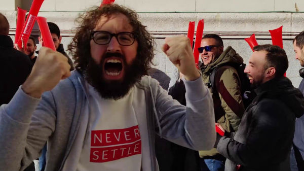 உச்சக்கட்ட கடுப்பில் ரசிகர்கள் 